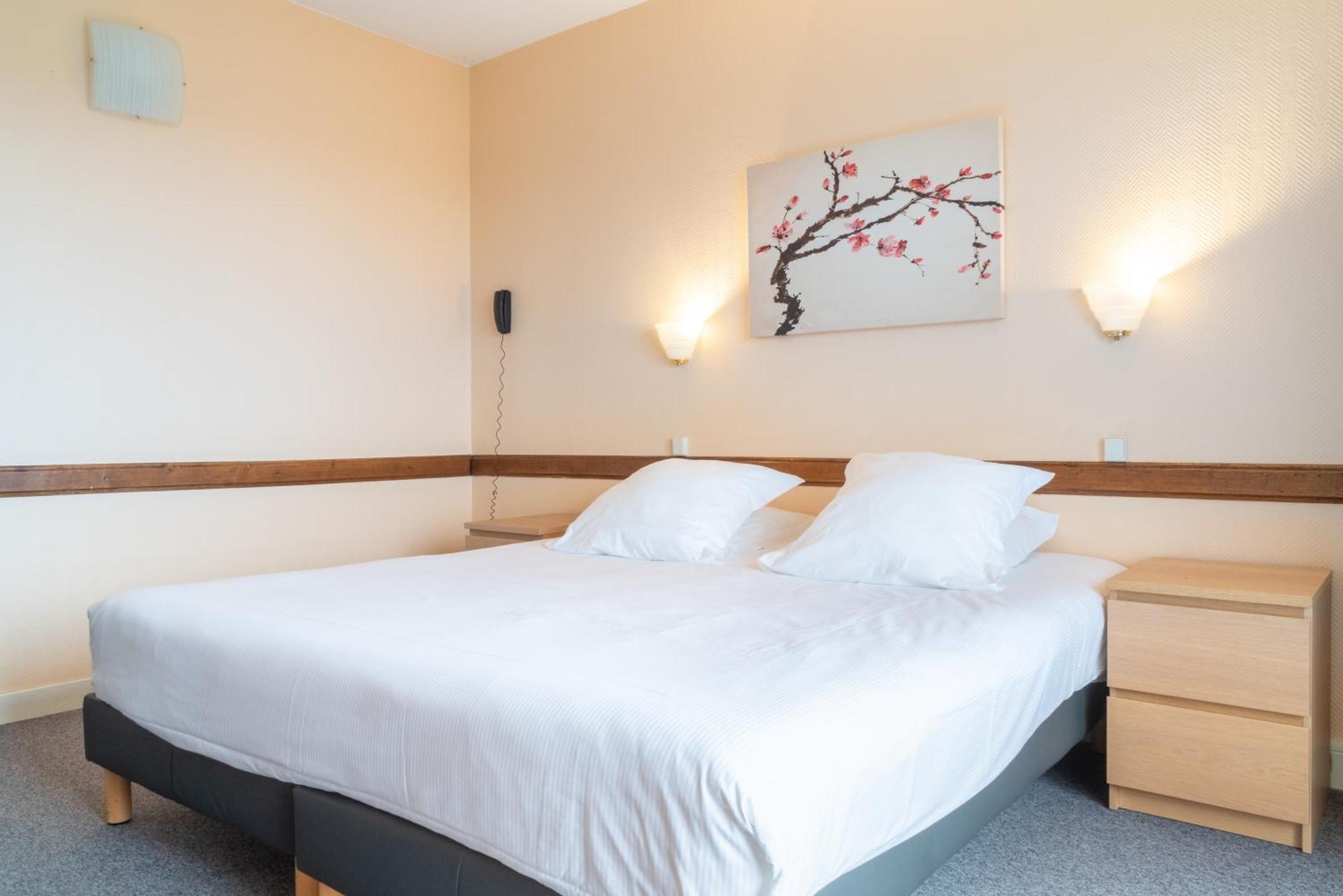 Brit Hotel Le Parc Vichy Bellerive-sur-Allier Exterior foto